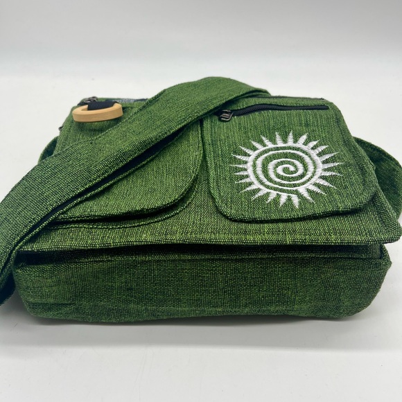 Chic Green Crossbody Bag with Spiral Accent, Handmade Multi-pocket EverydayBag - Picture 9 of 15